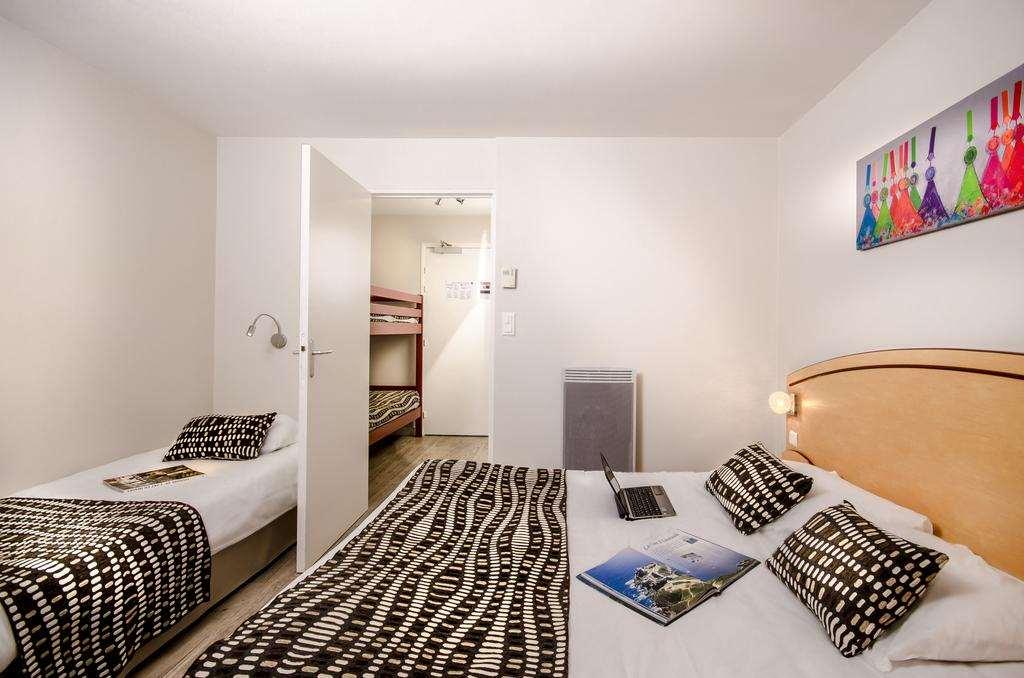 Brit Hotel Quimper Nord Ergue-Gaberic Quarto foto